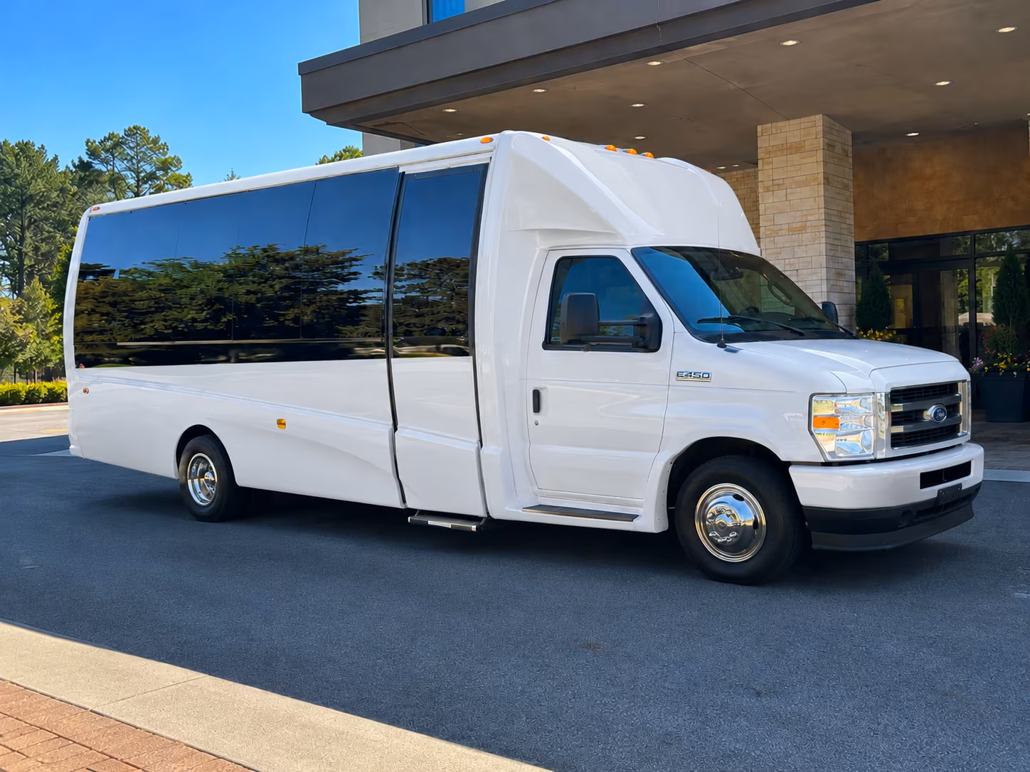 norfolk private bus rentals for norfolk concerts and festivals